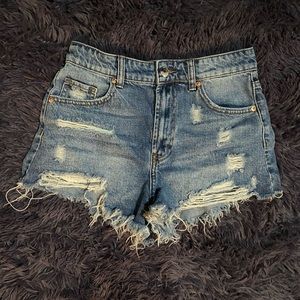 Ripped distressed denim short shorts 1/25